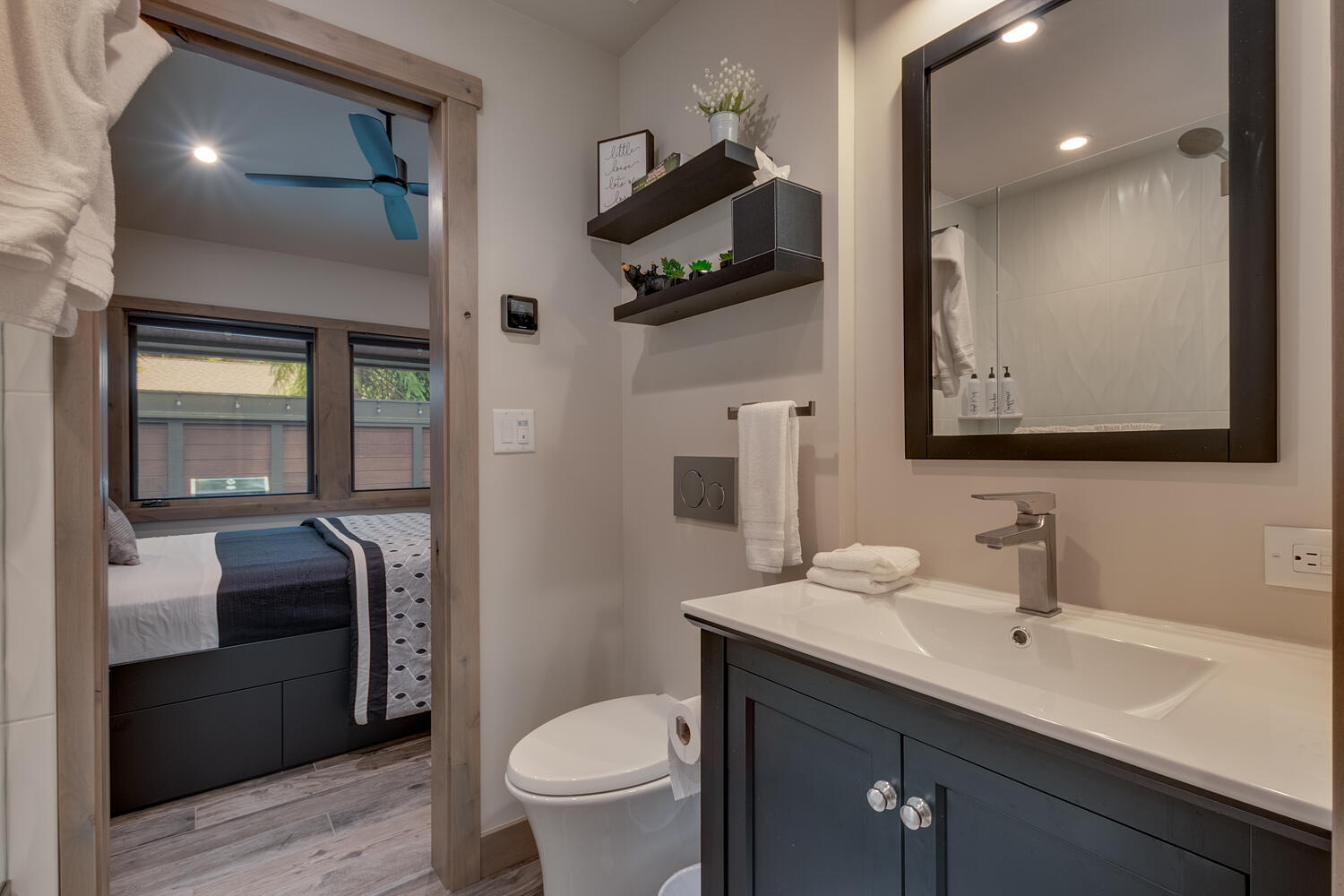 Jack and Jill Bathroom-014-029-1500x1000