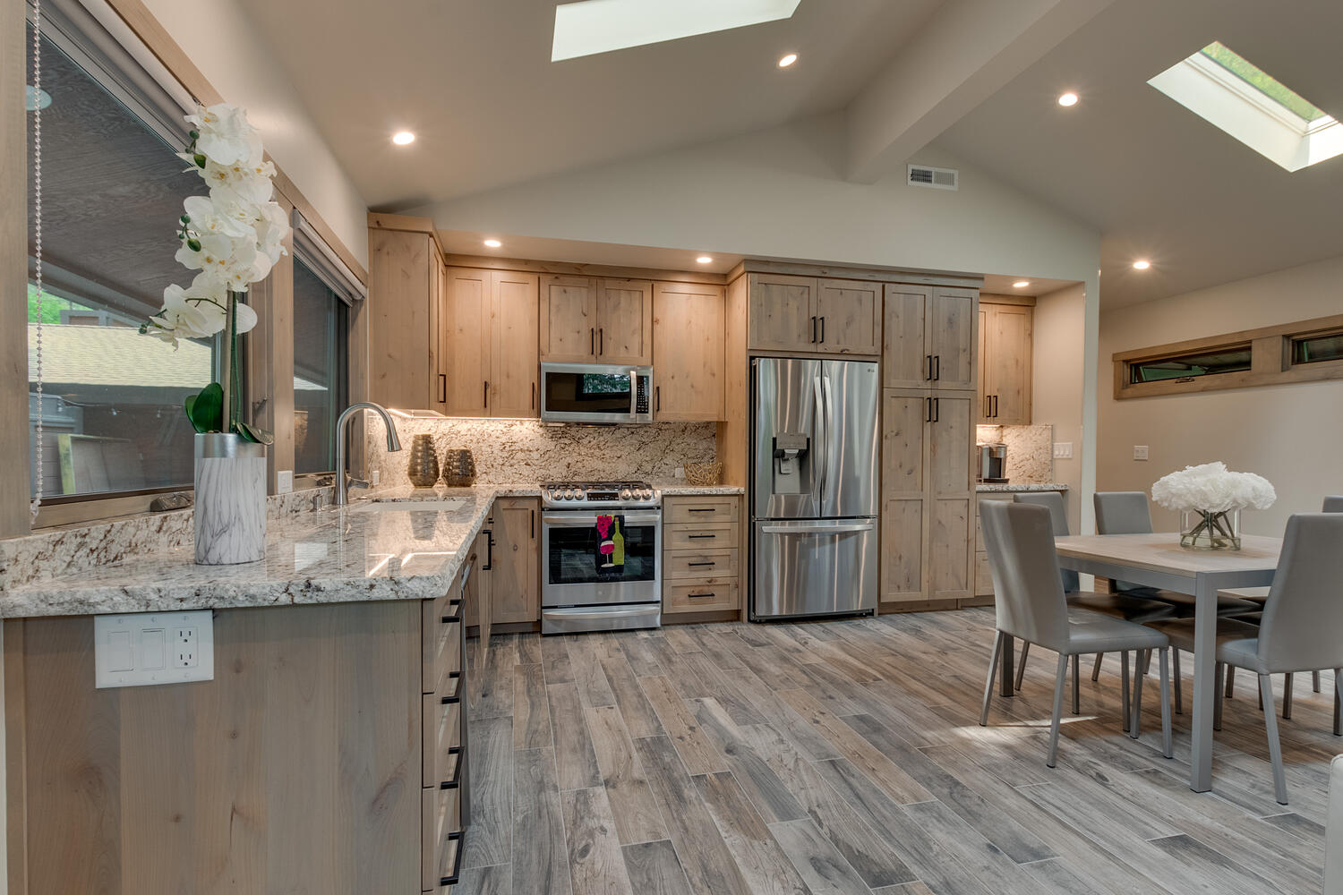 Kitchen-007-018-1500x1000