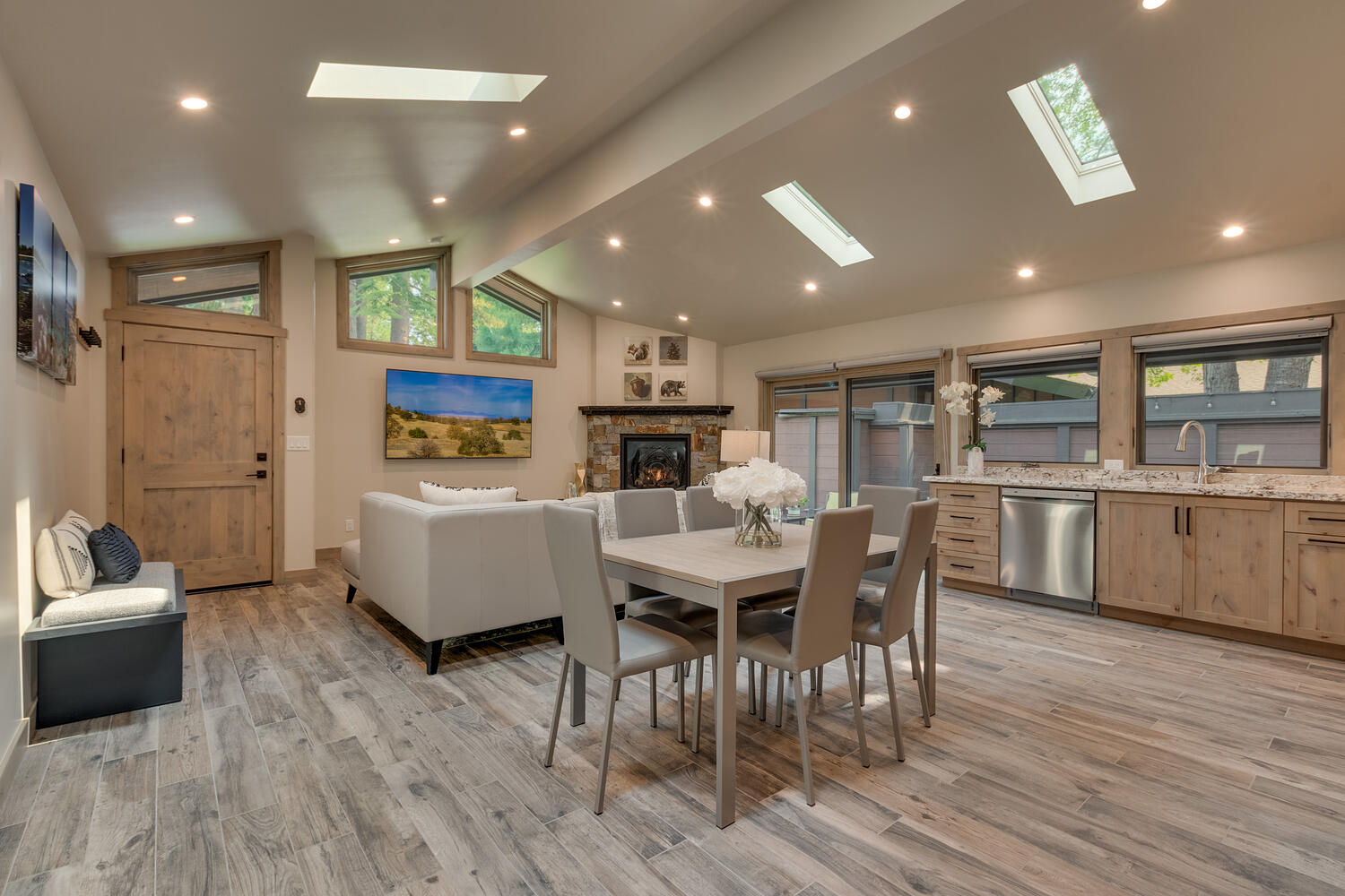 Living Dining Room-003-022-1500x1000