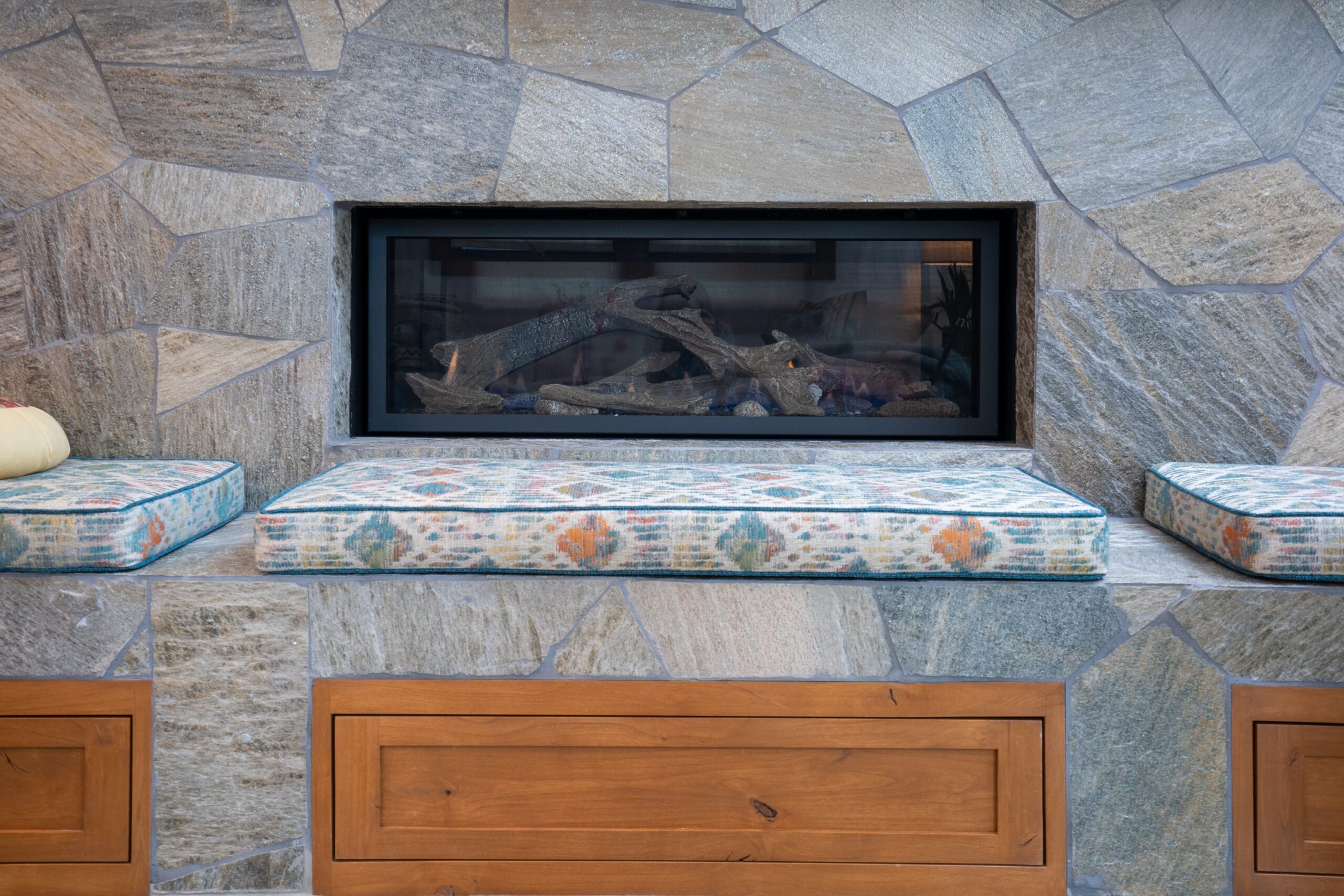 22_#21 Tahoe Tavern_Web #21TT Fireplace