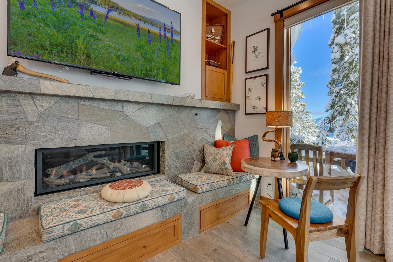 300 W Lake Blvd 21 Tahoe City-large-002-009-Living Room-1500x1000-72dpi #21TT Fireplace Slider View