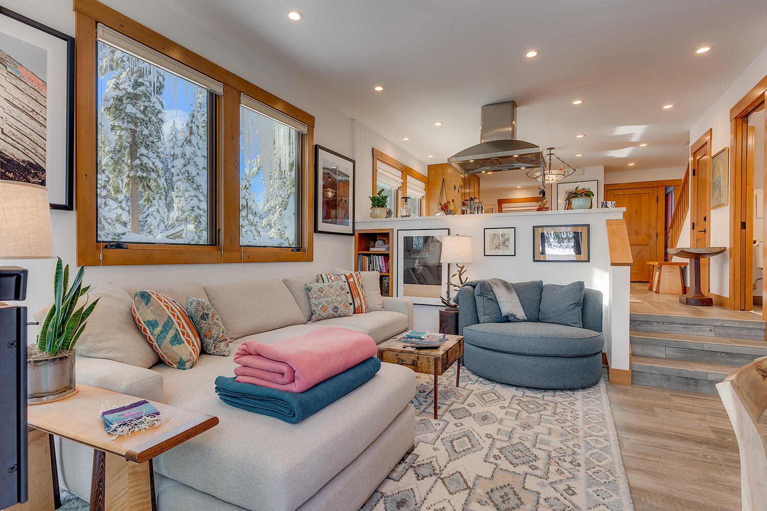 300 W Lake Blvd 21 Tahoe City-large-004-007-Living Room-1500x1000-72dpi #21TT Living Room