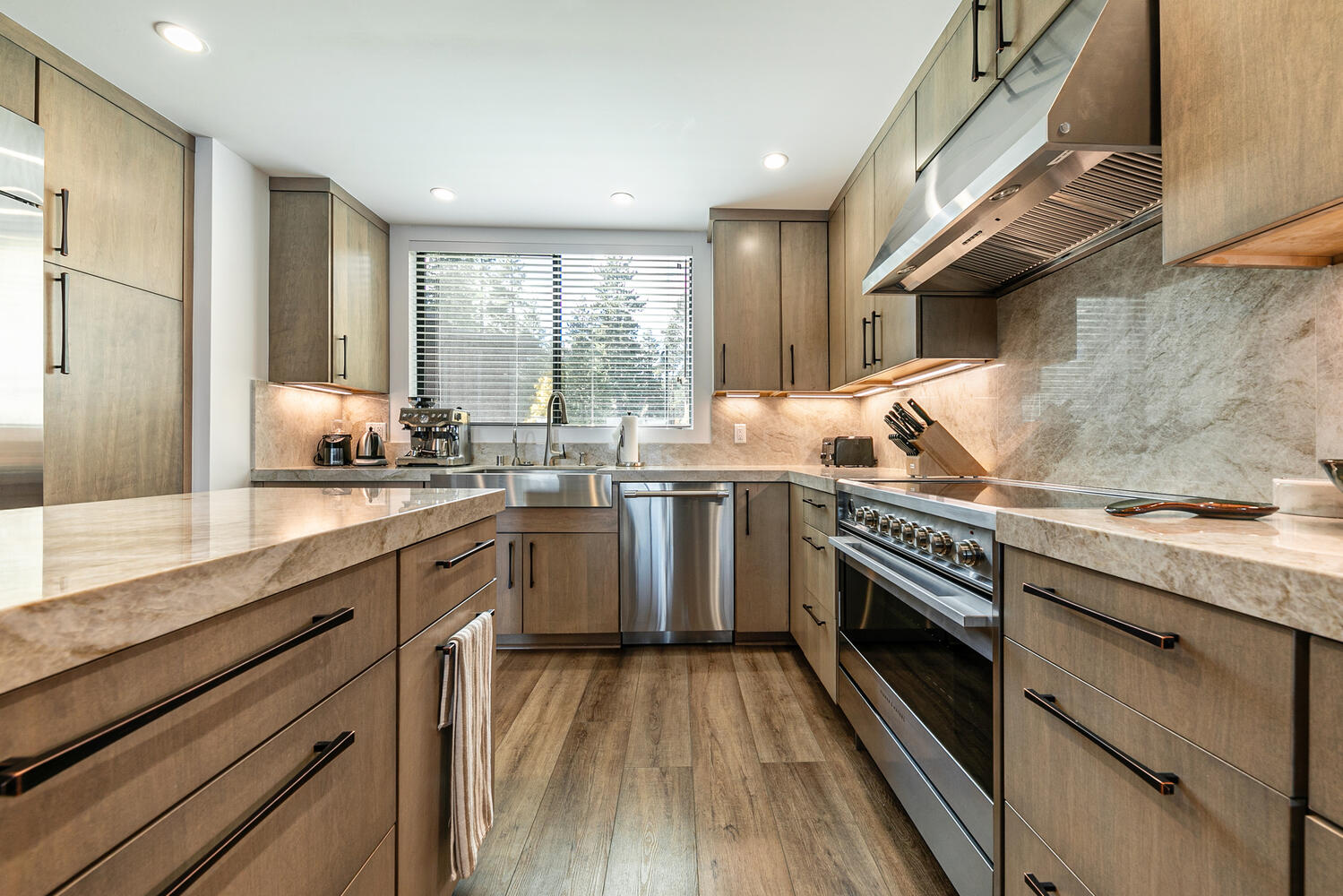 180 W Lake Blvd Unit 252 Tahoe-large-020-032-Interior-1499x1000-72dpi