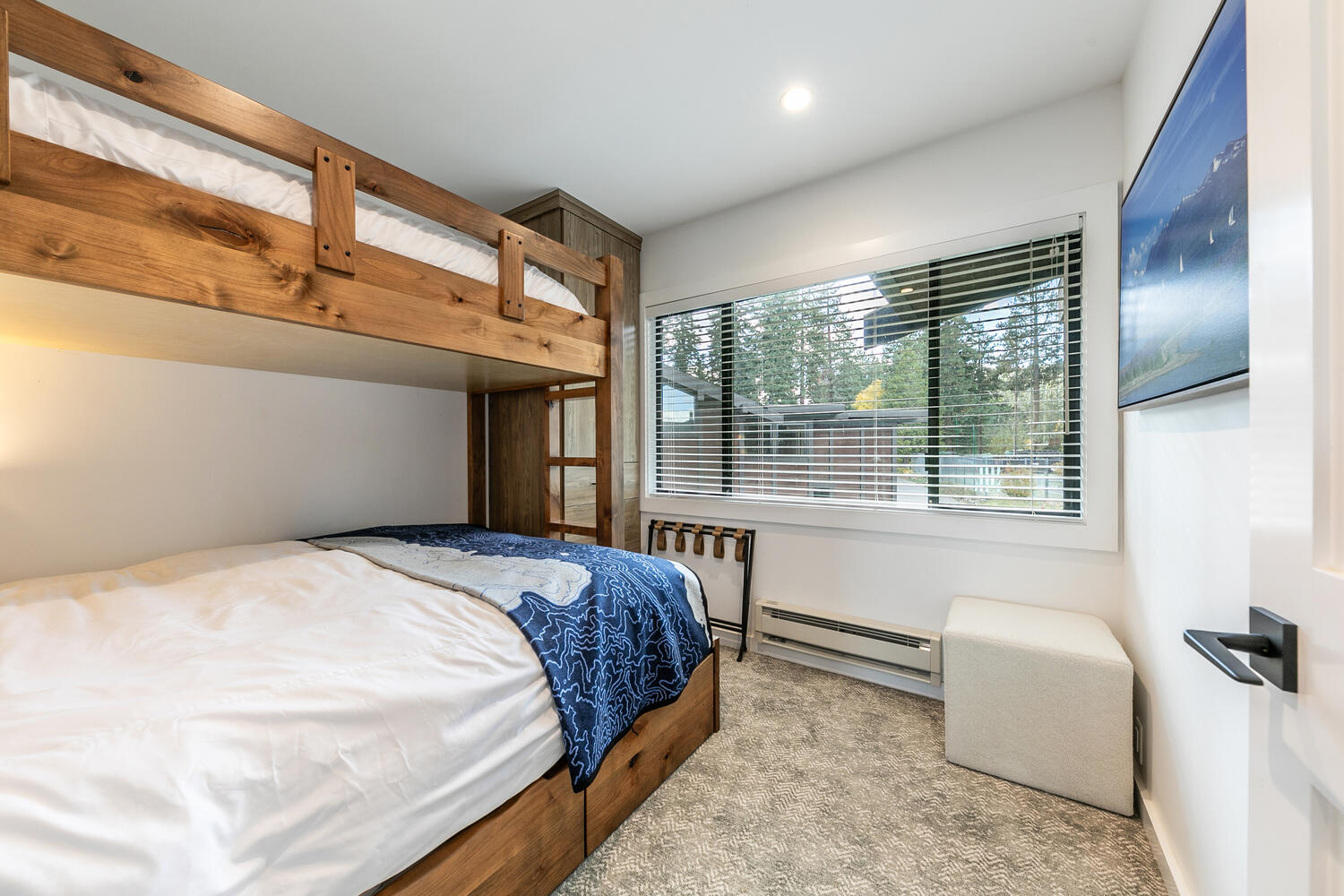 180 W Lake Blvd Unit 252 Tahoe-large-035-040-Interior-1500x1000-72dpi