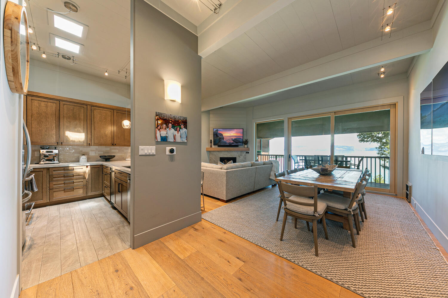 300 W Lake Blvd Unit 12 Tahoe-large-005-005-Interior-1500x1000-72dpi