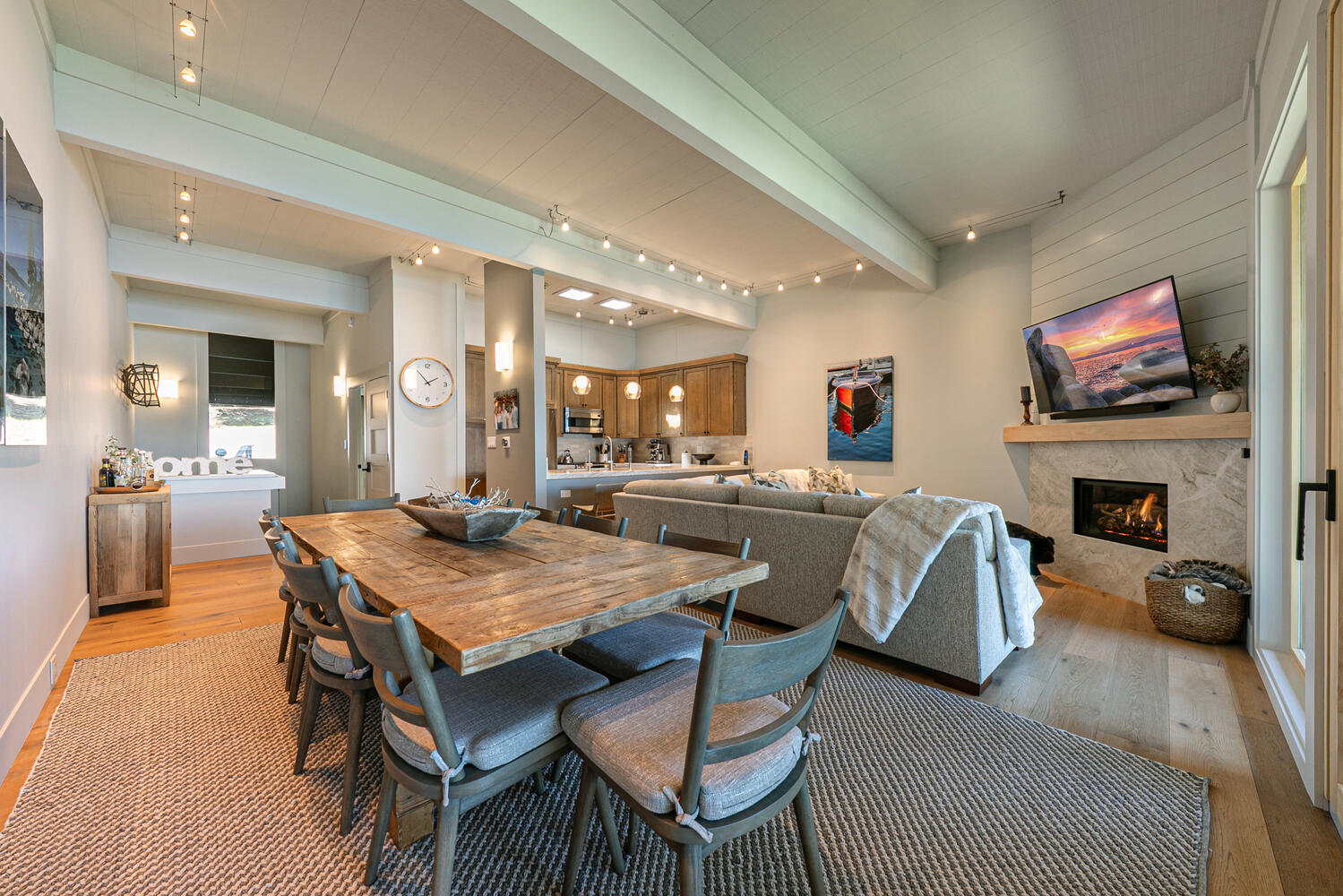 300 W Lake Blvd Unit 12 Tahoe-large-010-001-Interior-1500x1000-72dpi