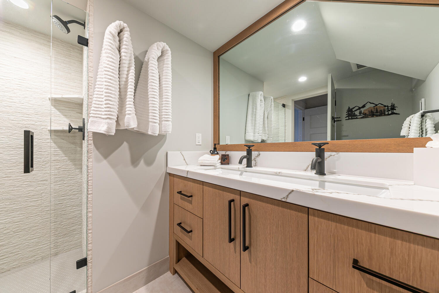 300 W Lake Blvd Unit 12 Tahoe-large-040-021-Interior-1500x1000-72dpi