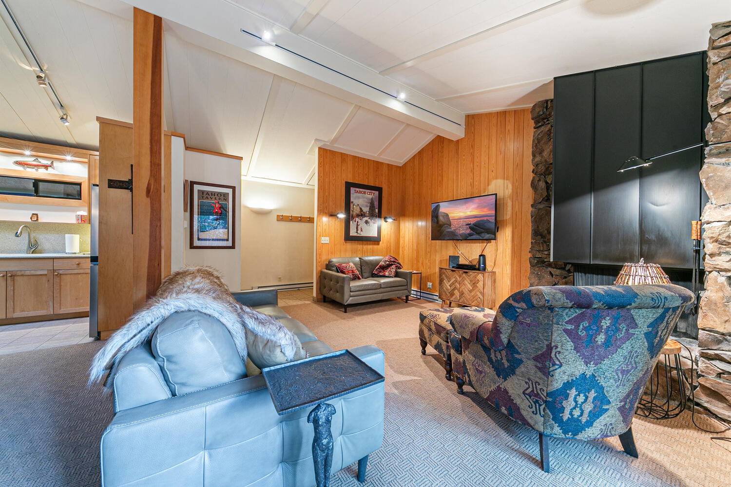 300 W Lake Blvd Unit 32 Tahoe-large-007-006-Interior-1500x1000-72dpi