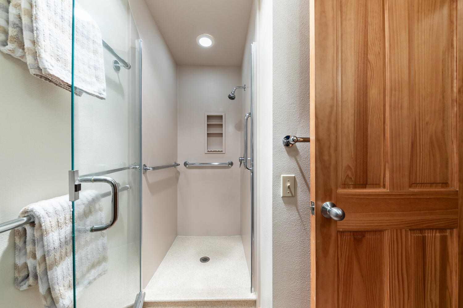 300 W Lake Blvd Unit 32 Tahoe-large-019-010-Interior-1500x1000-72dpi