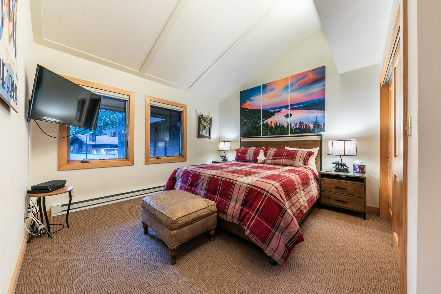 300 W Lake Blvd Unit 32 Tahoe-large-021-014-Interior-1500x1000-72dpi